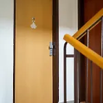 Spacious For Teams & Families With Balcony, Fast Wifi Near Center *