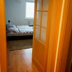 Spacious For Teams & Families With Balcony, Fast Wifi Near Center Pressburg