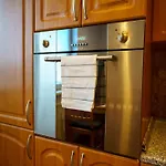 Spacious For Teams & Families With Balcony, Fast Wifi Near Center דירה