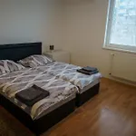 Spacious For Teams & Families With Balcony, Fast Wifi Near Center Apartment Pressburg