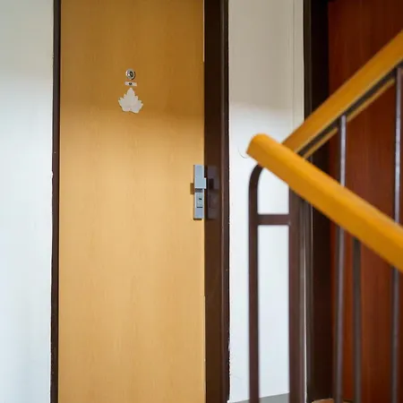 Spacious For Teams & Families With Balcony, Fast Wifi Near Center *