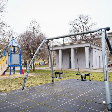 Spacious With A Fireplace In The * Μπρατισλάβα