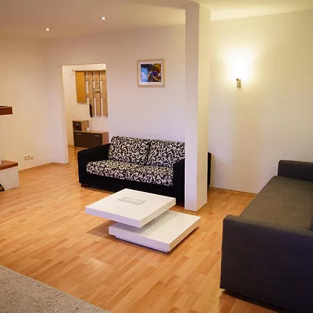 شقة Spacious With A Fireplace In The *