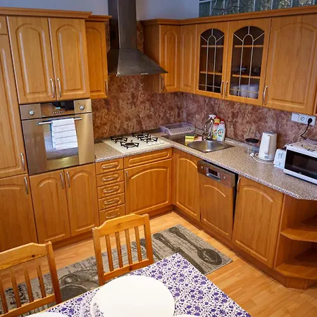 Апартаменты Spacious For Teams & Families With Balcony, Fast Wifi Near Center Братислава