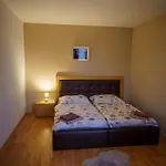Spacious For Teams & Families With Balcony, Fast Wifi Near Center * براتسيلافا
