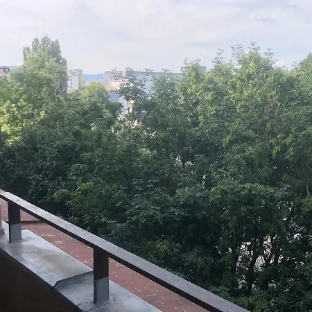 Appartement Spacious For Teams & Families With Balcony, Fast Wifi Near Center