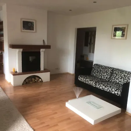 Spacious For Teams & Families With Balcony, Fast Wifi Near Center