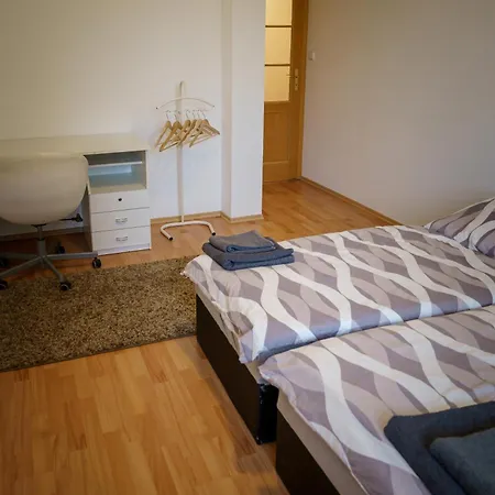 Appartement Spacious For Teams & Families With Balcony, Fast Wifi Near Center *