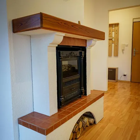 Spacious For Teams & Families With Balcony, Fast Wifi Near Center *